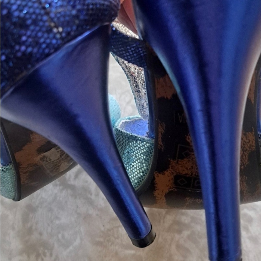 Bettie Page,Ellie, Pin up sz 8 fits 7 Glitter T-Strap Heels - Picture 3 of 5
